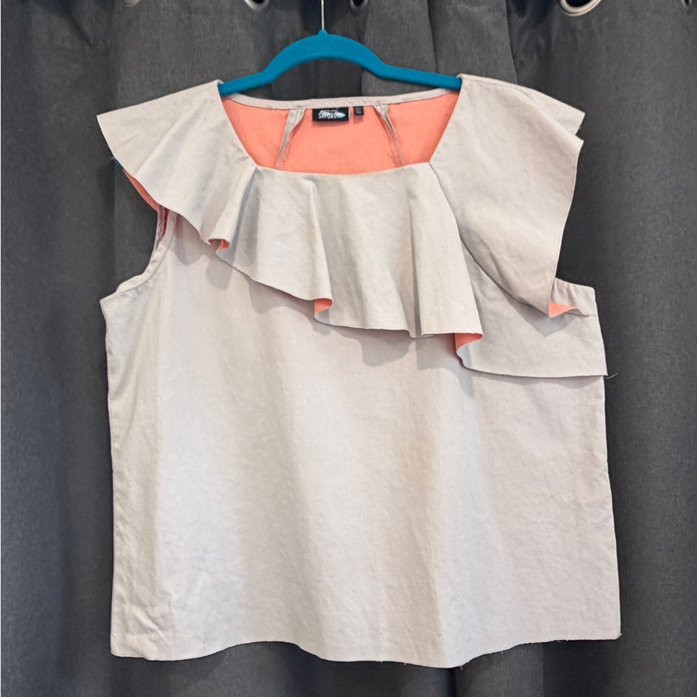 Kate Spade Saturday gray and melon ruffle top size XL